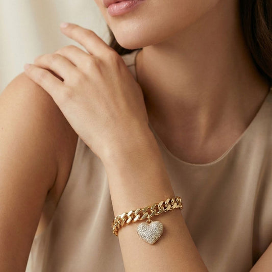 Pulseira ouro 18K de elos com pingente de coração pendurado