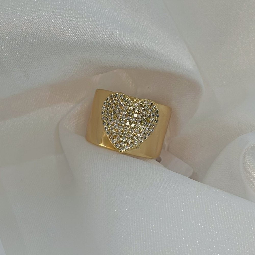 Anel ouro 18K grosso com coração no centro cravejado de zircônias