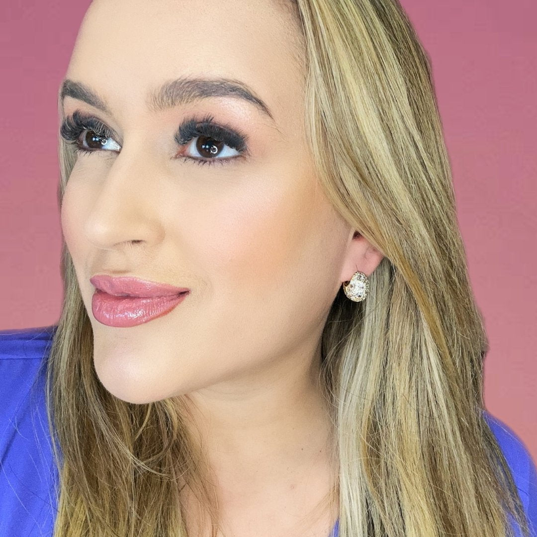 Brinco Ouro 18 K argola gordinha de clique cravejada de zircônias