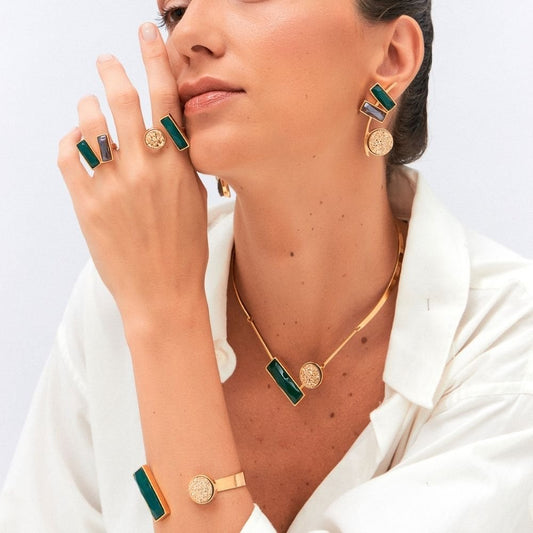 ANEL CONVICTA, DRUZA OURO E ÁGATA VERDE