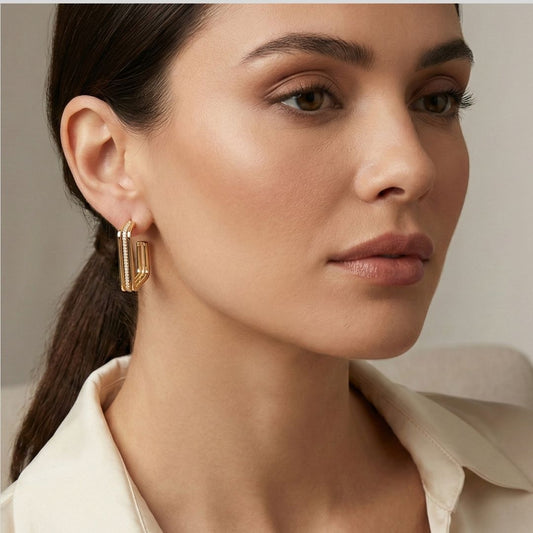 Brinco Argola Quadrada 3 hastes a do meio cravejada