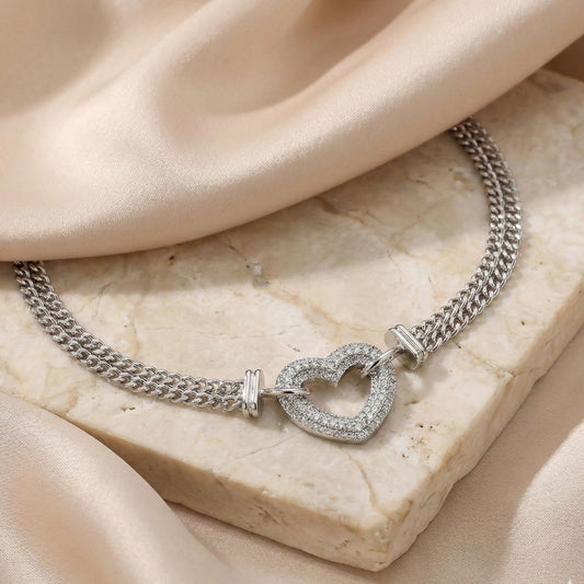 Colar Choker Elos com Coração Vazado Banho Ródio Branco