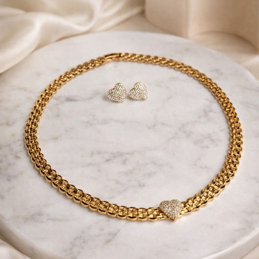 Conjunto brinco e Colar corrente Relógio e Coração Cravejado