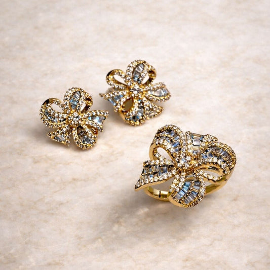 Conjunto Anel 18 e Brinco Flor Baguetada Azul