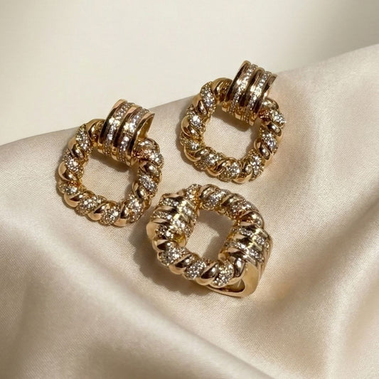 Conjunto Anel 18 e Brinco Frontal Torcido Cravejado e Liso