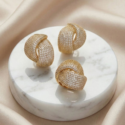 Conjunto Anel 17 e Brinco duas Hastes Largas cravejadas