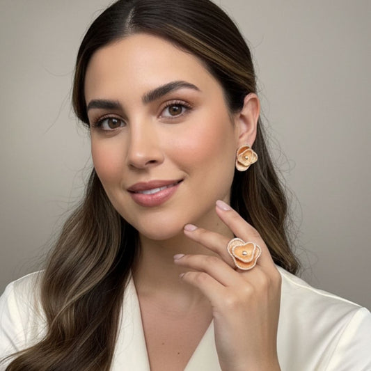 Conjunto de flor Brinco e Anel Aro 14 cravejado Trabalhada com cravação