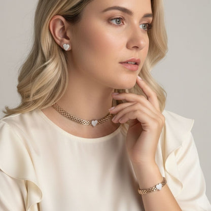 Conjunto brinco e Colar corrente Relógio e Coração Cravejado