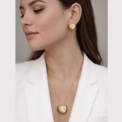 Conjunto Brinco e Colar Coração Trabalhado e Cravejado