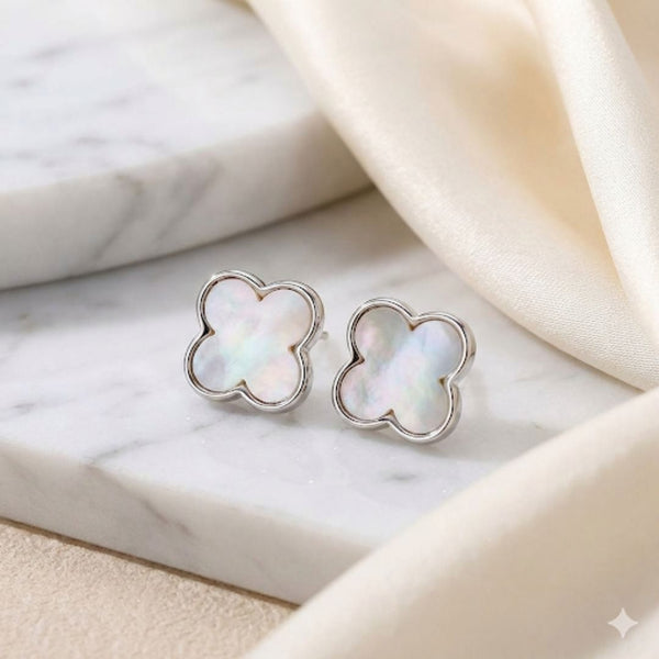 Brinco ródio branco inspiração van cleef de madrepérola