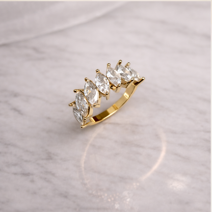 Anel Navetes Cristal Meia Aliança