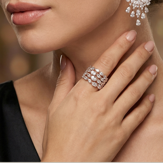 Anel largo gotas cravadas