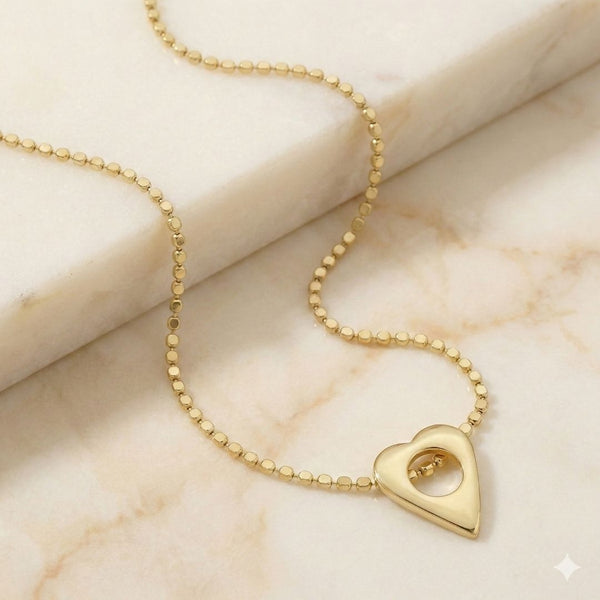 Colar banhado ouro 18K de chapinha e pingente de coração lisa e vazada