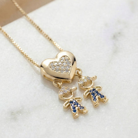 Colar ouro 18K de coração cravejado no centro e pingente de filhos