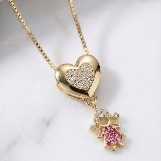 Colar ouro 18K de coração cravejado no centro e pingente de Menina