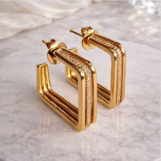 Brinco Argola Quadrada 3 hastes a do meio cravejada