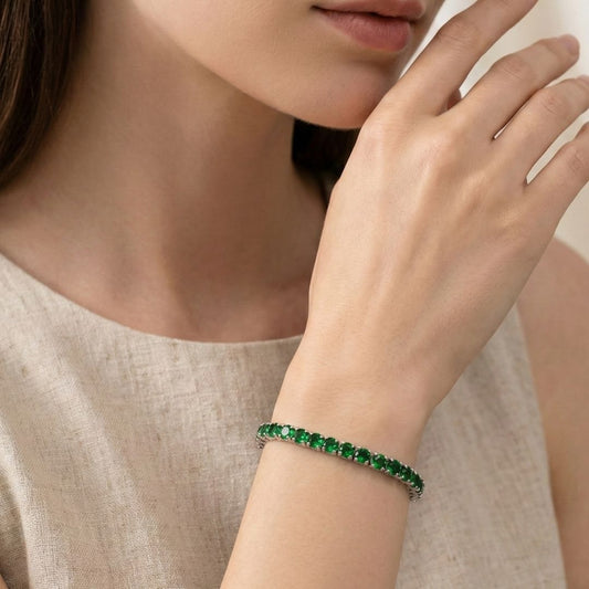 Pulseira ródio branco de rivieira 4 pontas na cor verde esmeralda