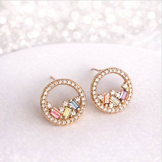 Brinco Delicado Redondo Pedras coloridas Frias