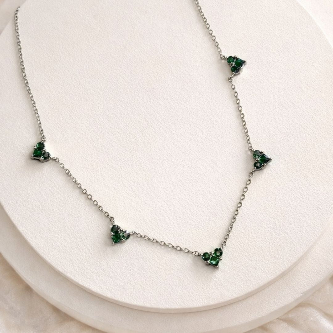 Colar Corações Verde Delicados