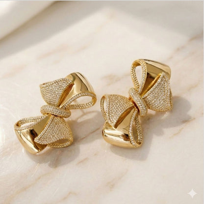 Master Brinco Banho Ouro 18 K de Laço cravejado de zircônias na cor cristal