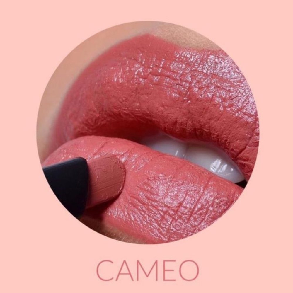 BOTOM LIP CRUSH CAMEO