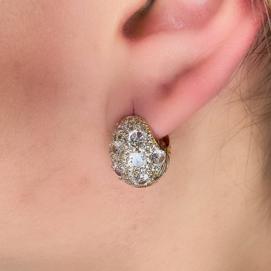 Brinco Ouro 18 K argola gordinha de clique cravejada de zircônias