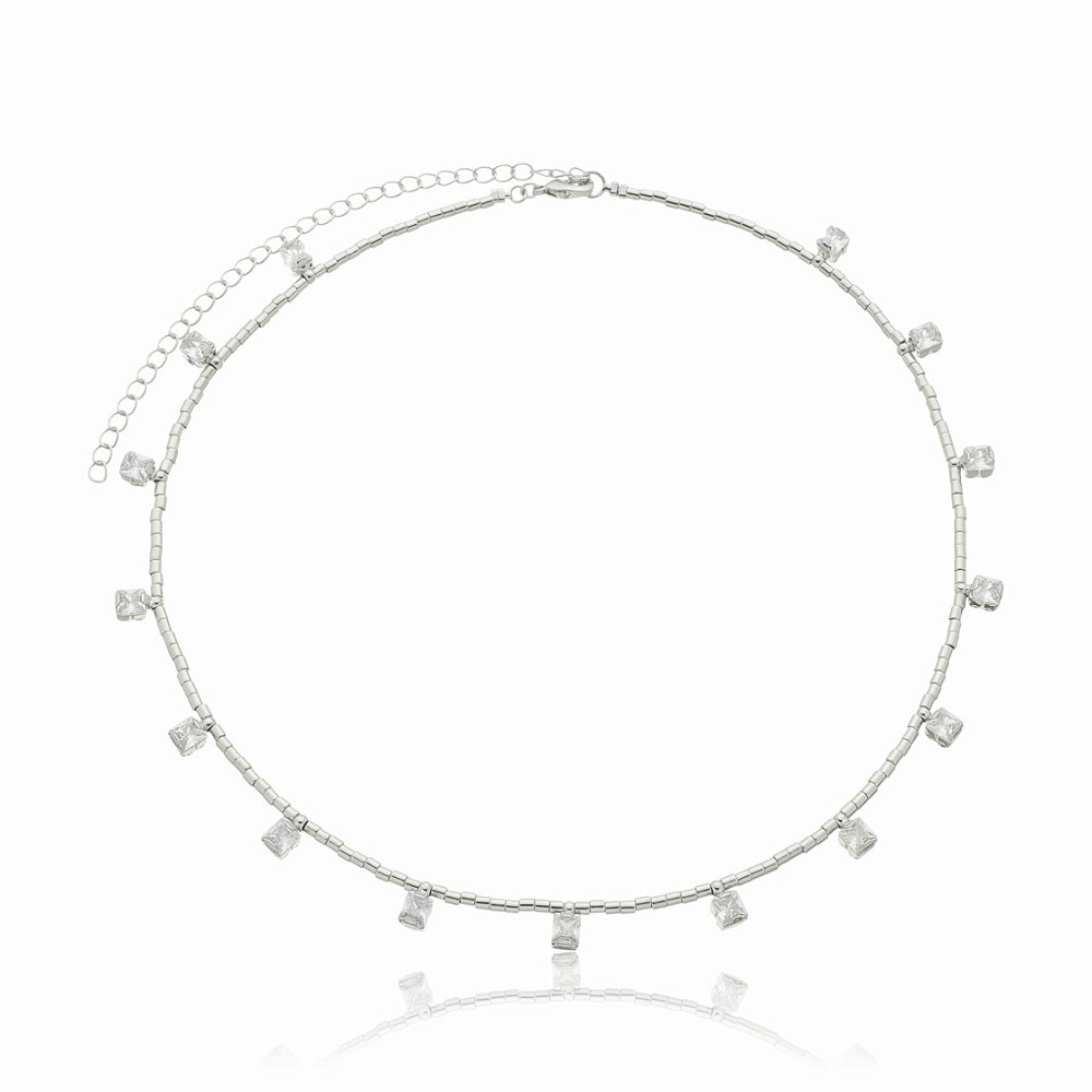 Colar rodio branco com pontos quadrados pendurados cor cristal