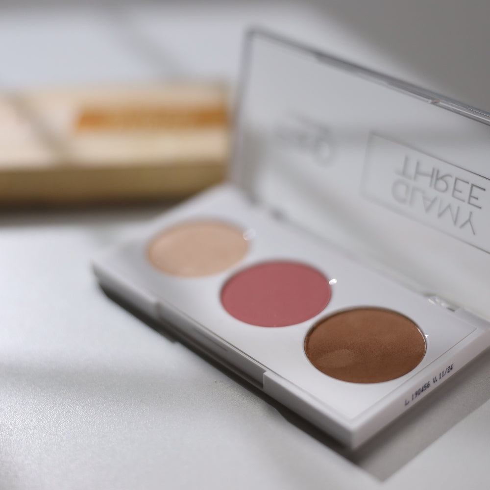 Paleta trio Glamy Three - Contorno, Blush e Iluminador